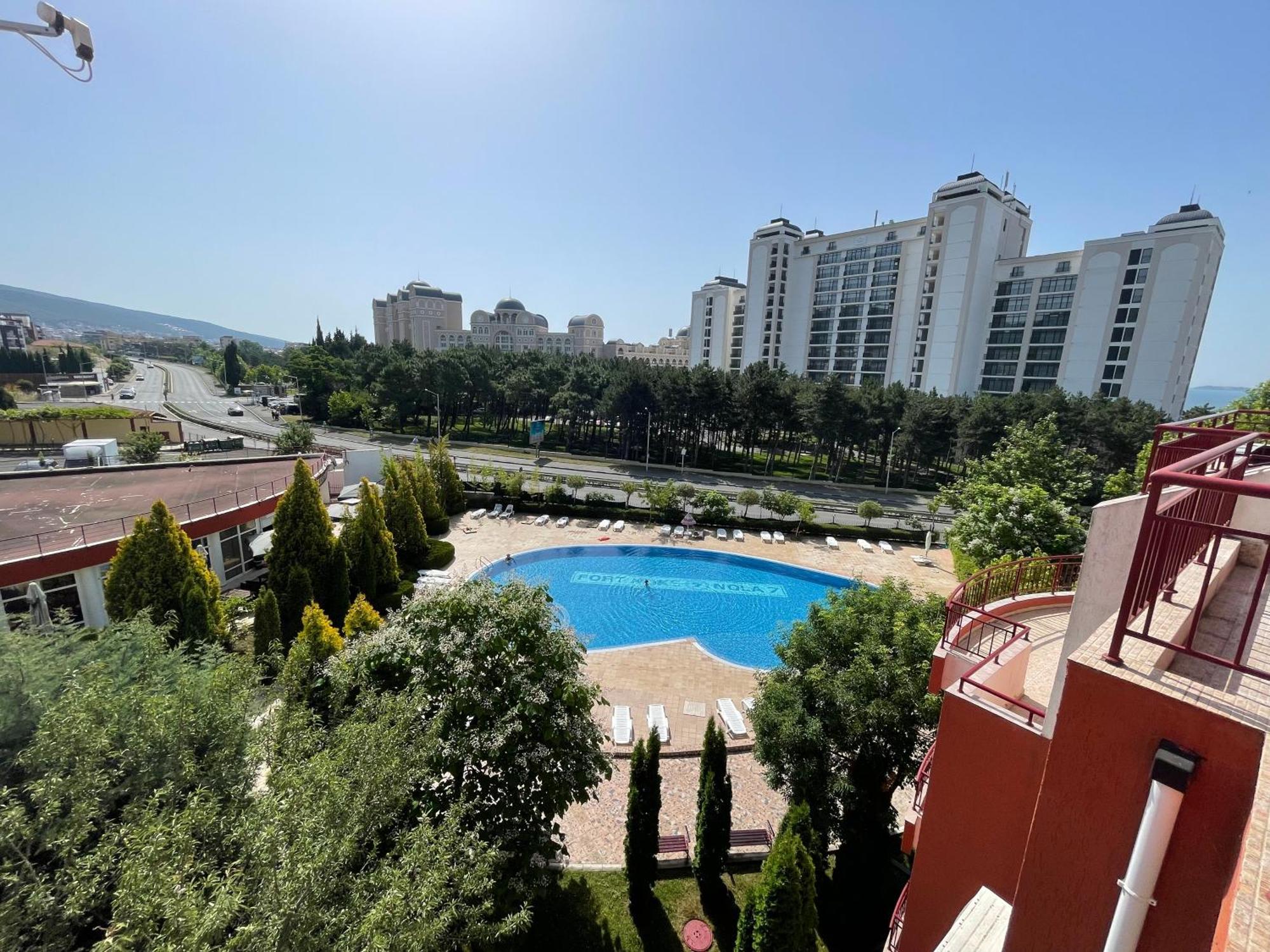 Green Fort - Prestige Sea Viev Apartments Pantai Sunny Luaran gambar
